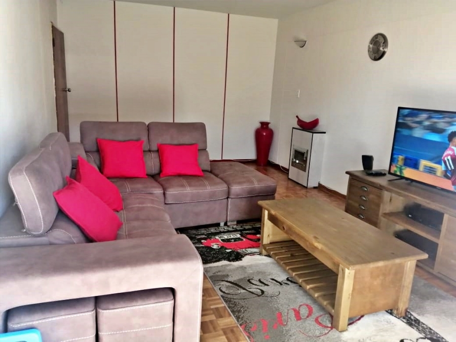To Let 3 Bedroom Property for Rent in Navalsig Free State